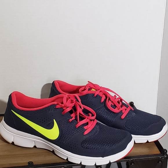 Nike Shoes - Nike Flex Experience RN Running Shoes [Women’s 9.5